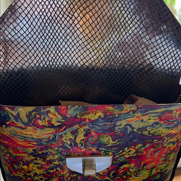 Vibrant Multicolor Rosinante Tal Hand painted leather crossbody bag - Picture 4 of 12